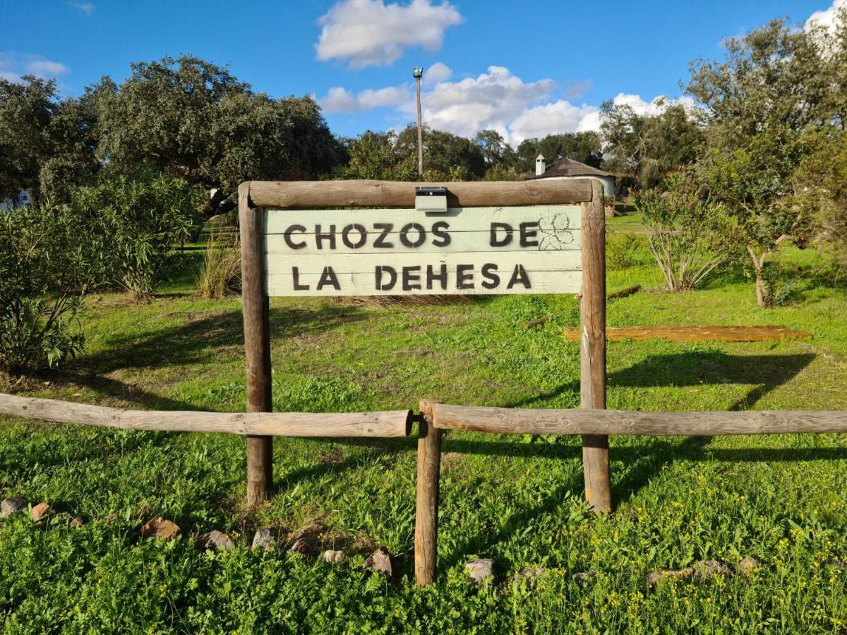 Chozos De La Dehesa Aparthotel La Roca de la Sierra Exterior foto