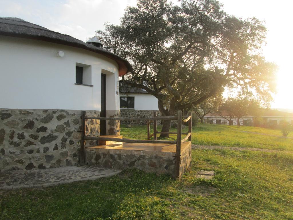 Chozos De La Dehesa Aparthotel La Roca de la Sierra Exterior foto