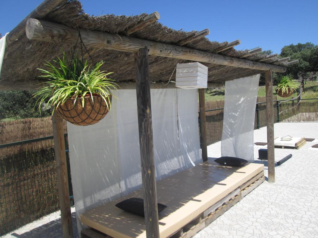 Chozos De La Dehesa Aparthotel La Roca de la Sierra Exterior foto