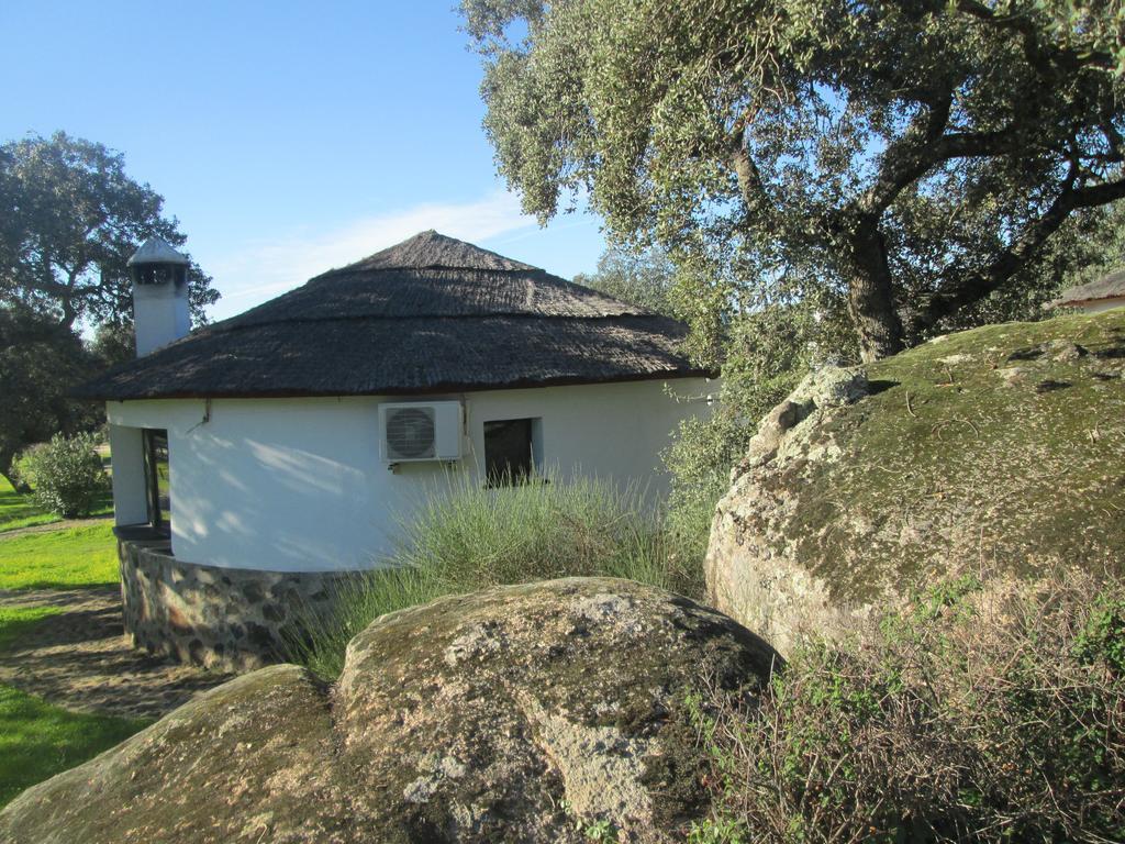 Chozos De La Dehesa Aparthotel La Roca de la Sierra Exterior foto