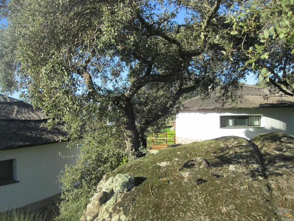 Chozos De La Dehesa Aparthotel La Roca de la Sierra Exterior foto