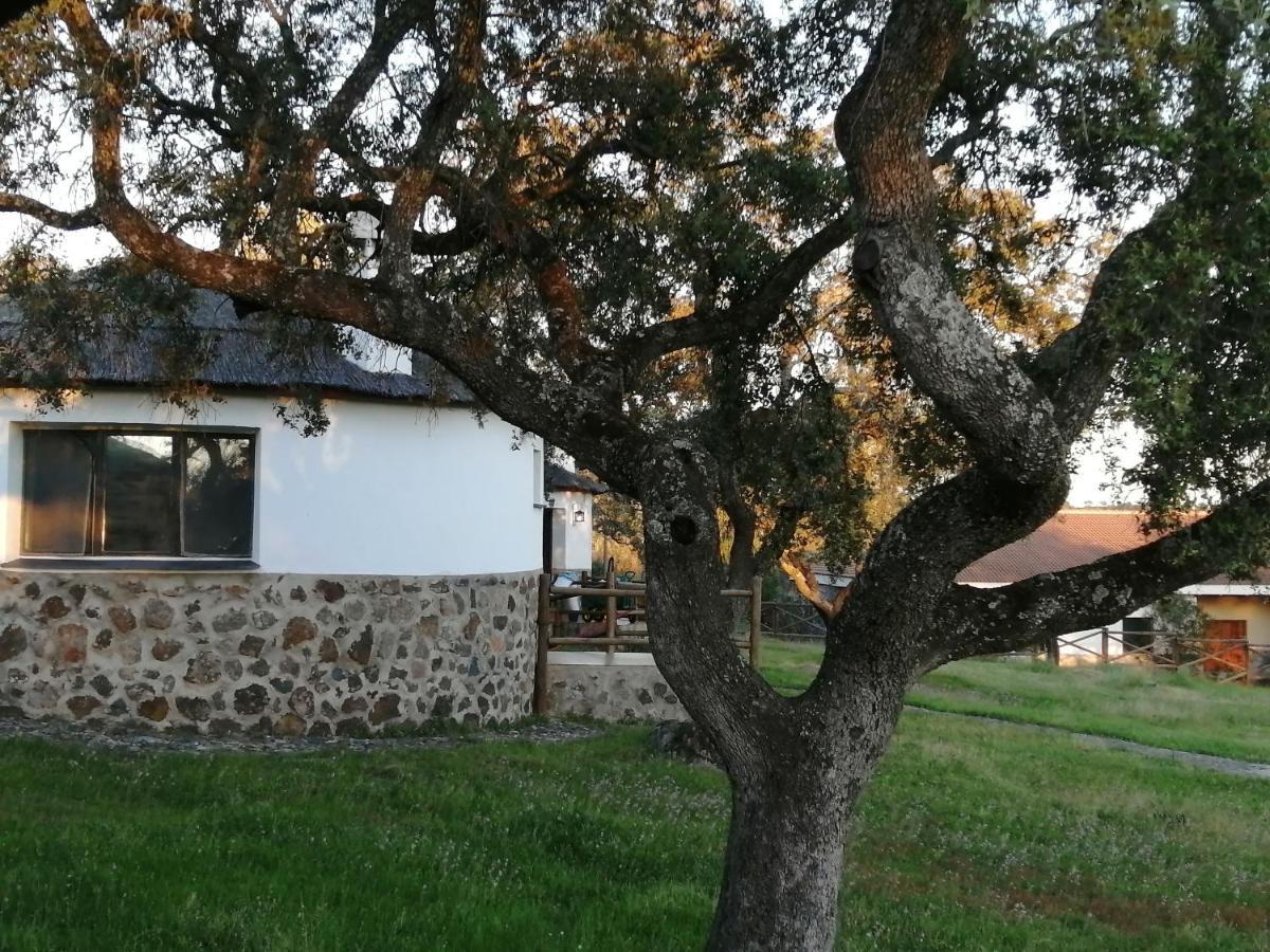 Chozos De La Dehesa Aparthotel La Roca de la Sierra Exterior foto